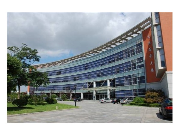 交通大學(xué)無(wú)油水潤(rùn)滑空壓機(jī)案例！