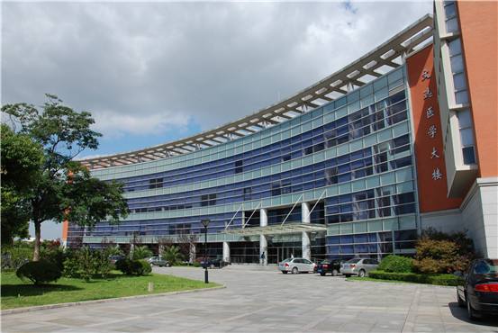 交通大學(xué)無(wú)油水潤(rùn)滑空壓機(jī)案例！